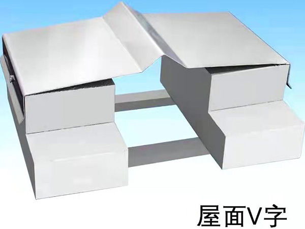 淄博结构拉缝板由铝合金型材或不锈钢板制成